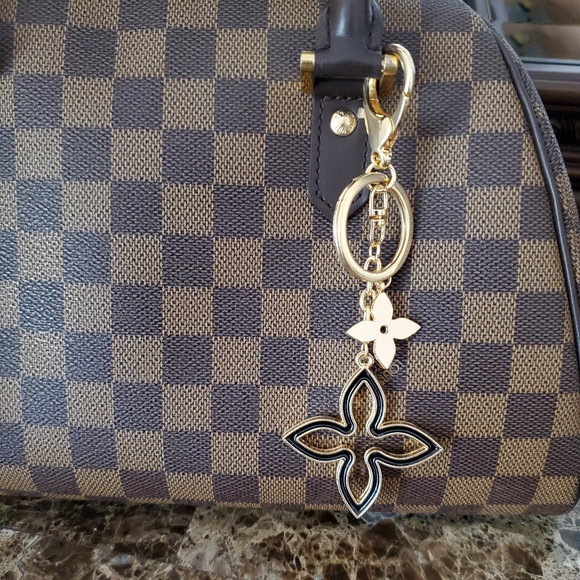 🌼Beautiful keychain🌼 - Picture 2 of 4